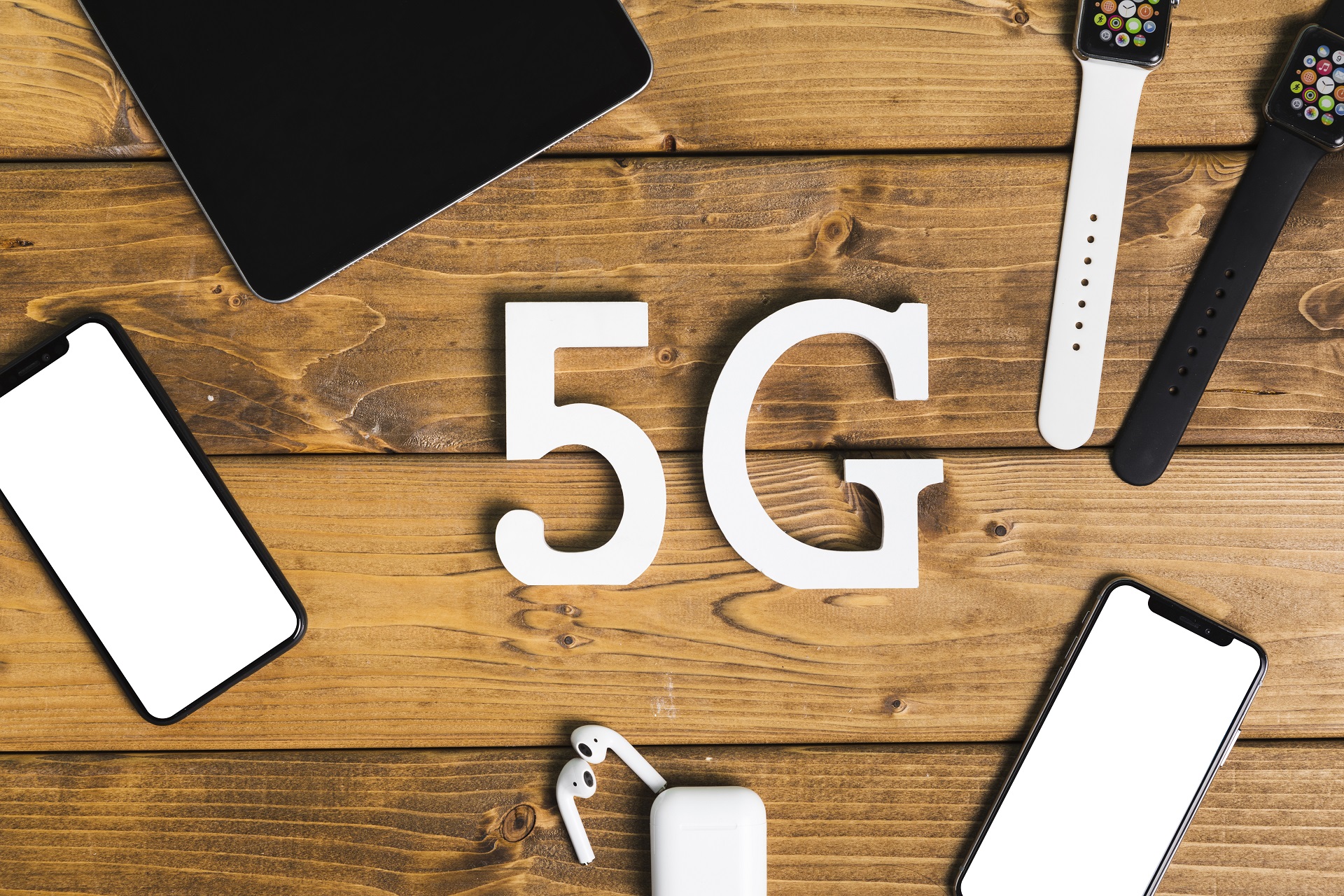 Like phone. Надпись 5g. 5g. 5g on the. 5 Декабря надпись.